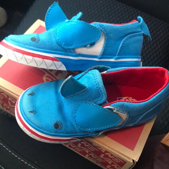 Vans shark shoes - Picture 4 of 5